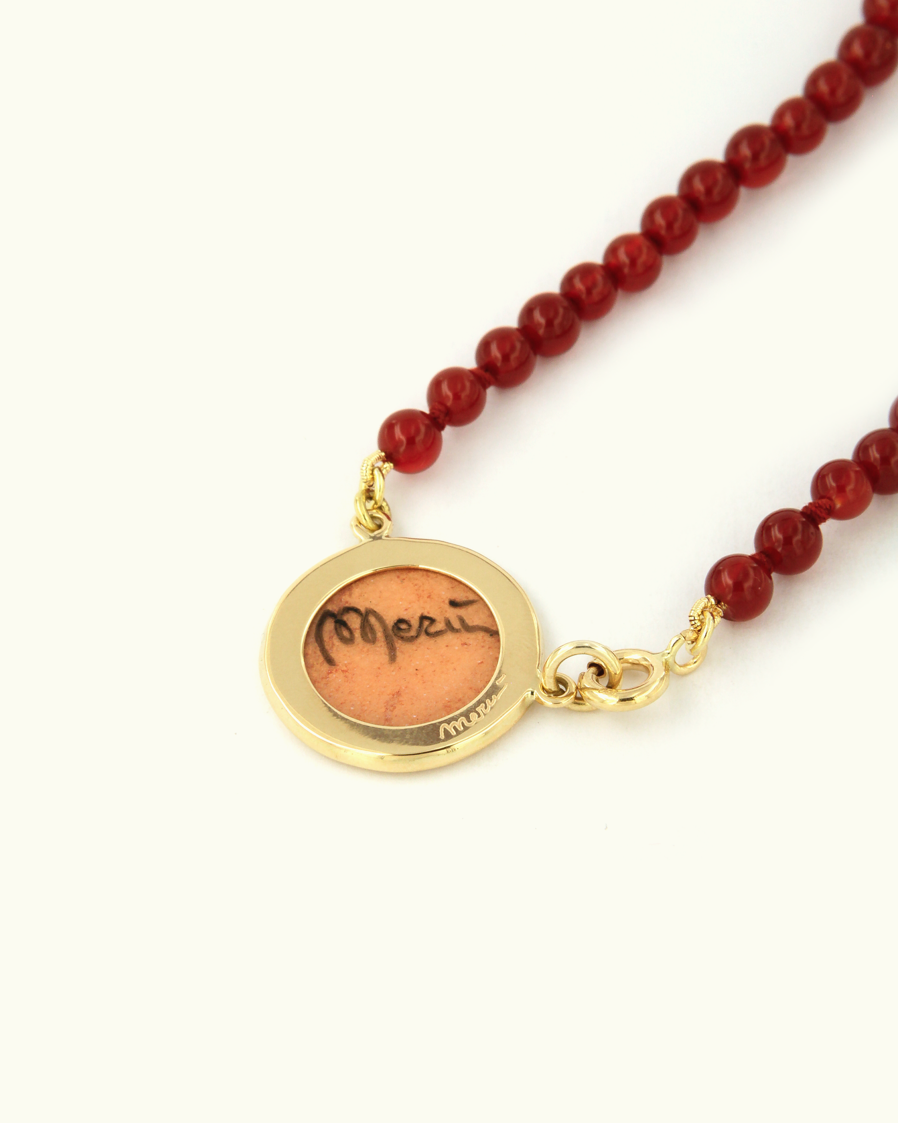Collana Coloris Shark Jaw nel Rosso Cremisi