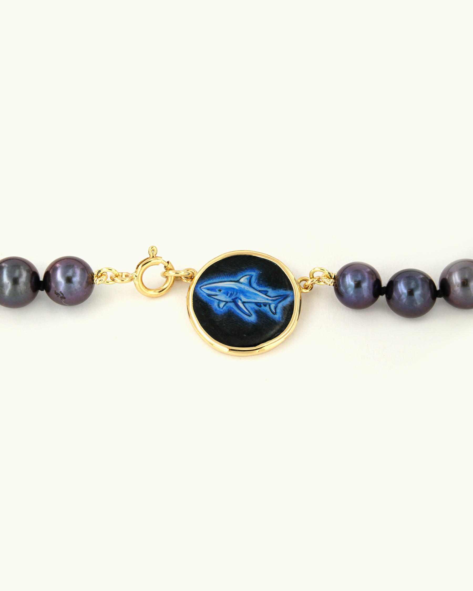 Blue Shark Coloris Necklace with Black Pearl