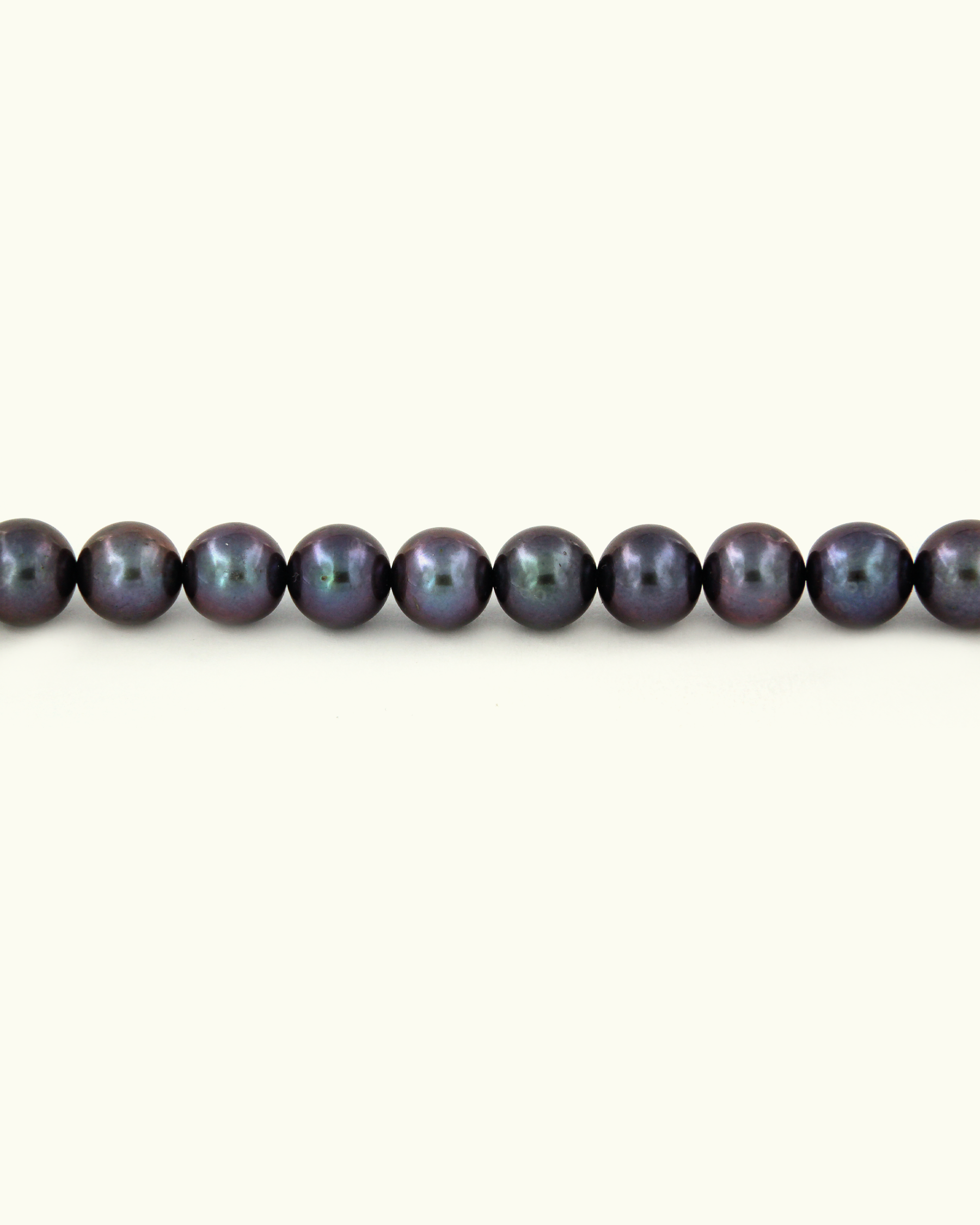 Blue Shark Coloris Necklace with Black Pearl