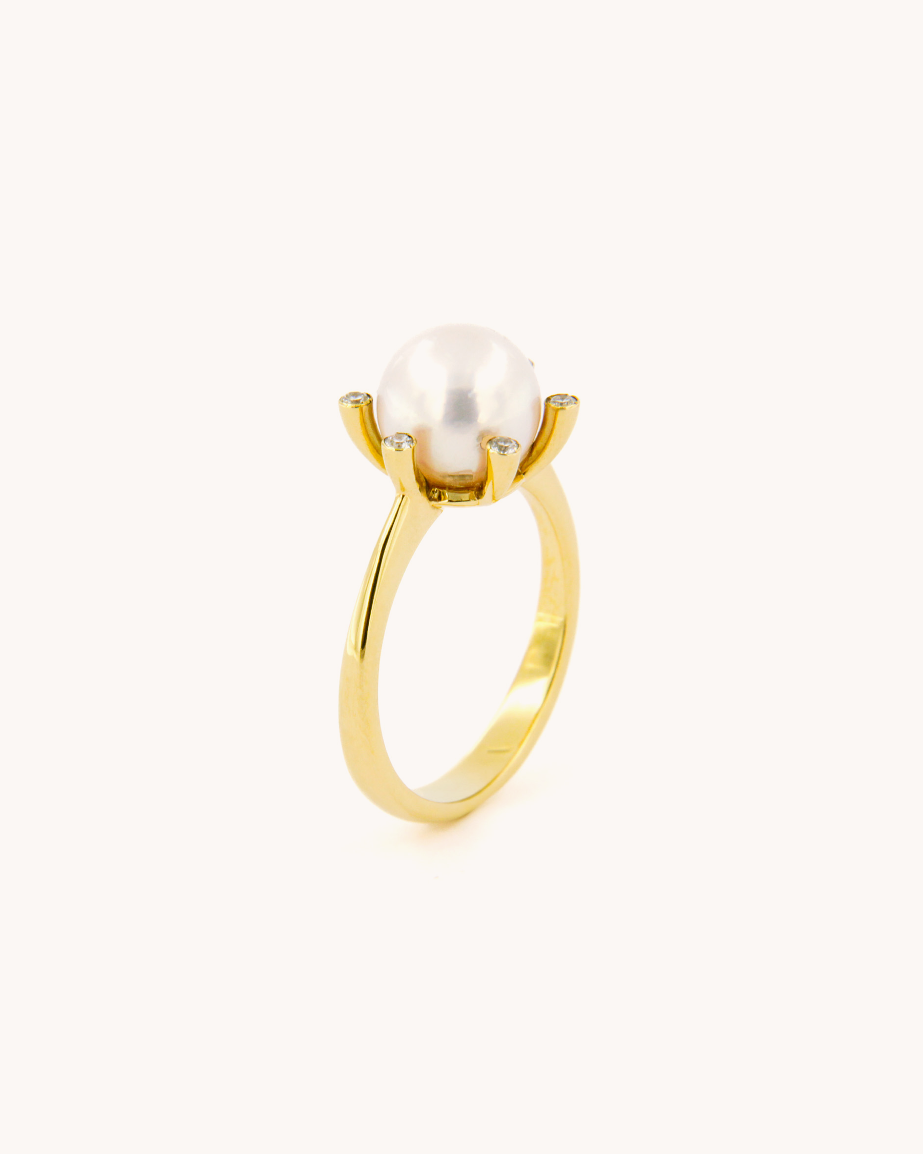 Pearl and Diamonds Ring