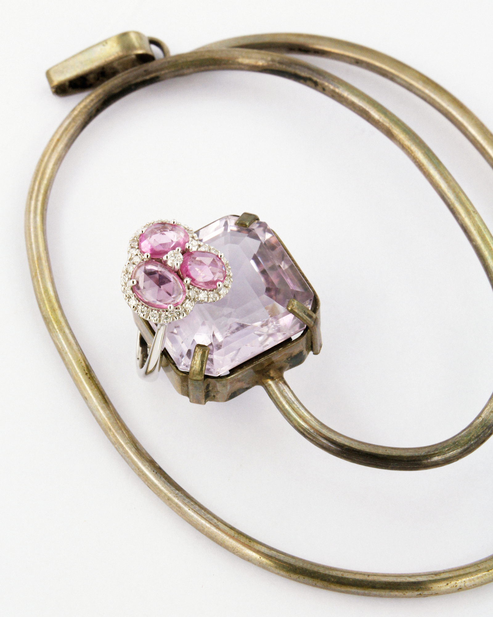 Anello Zaffiri Rosa e Diamanti