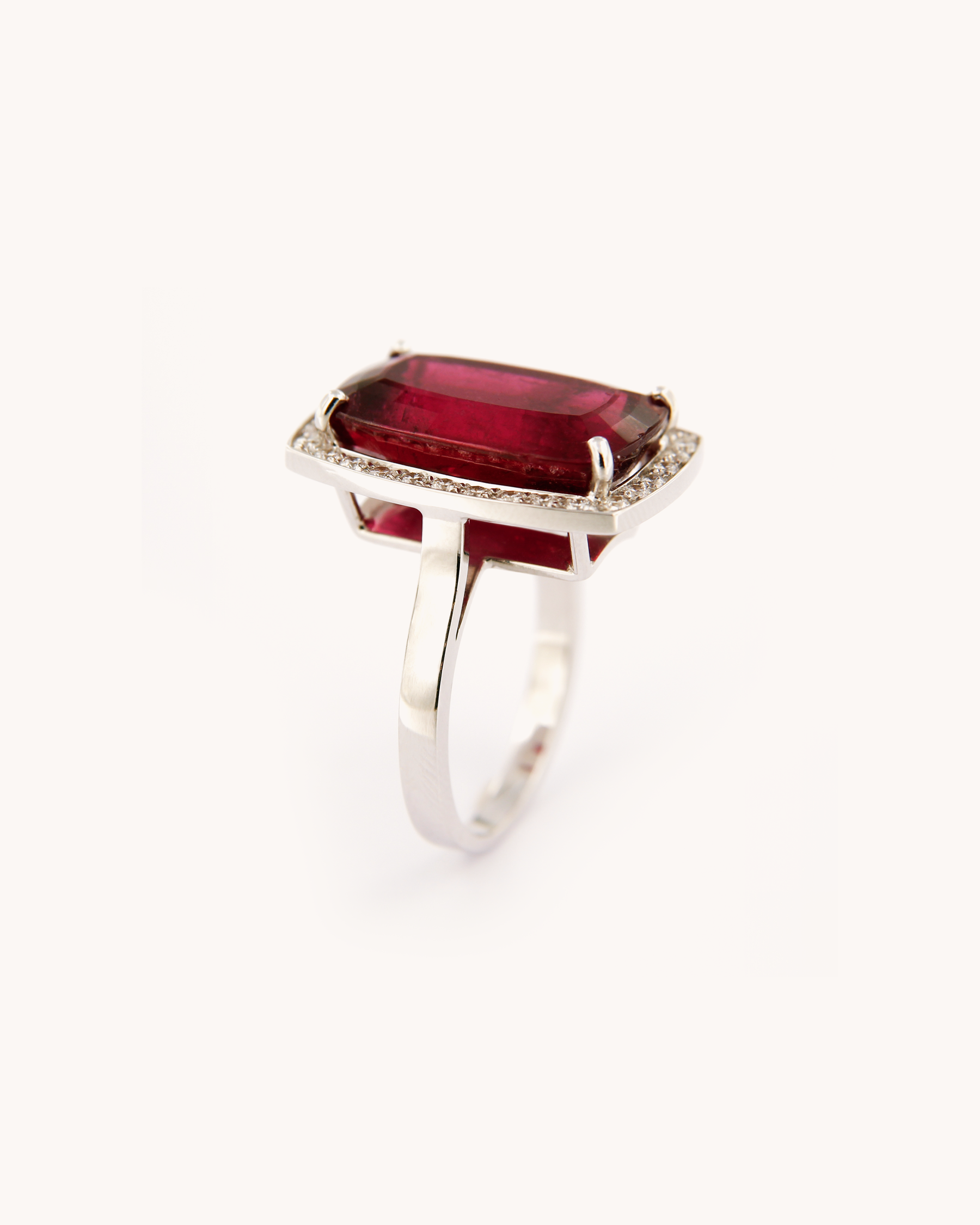 Anello Tormalina Rubellite e Diamanti