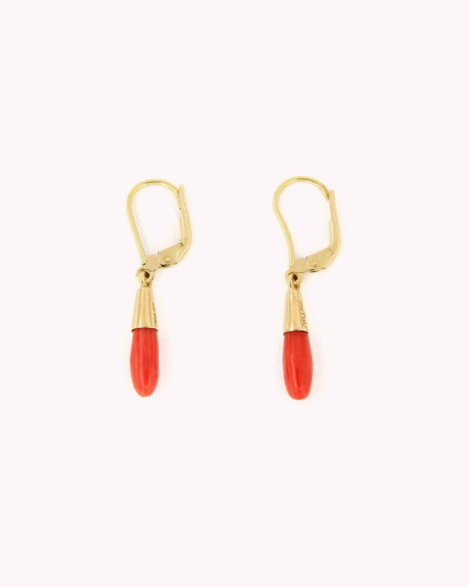 Orecchini Pendenti con Gocce di Corallo Rosso Piccolo