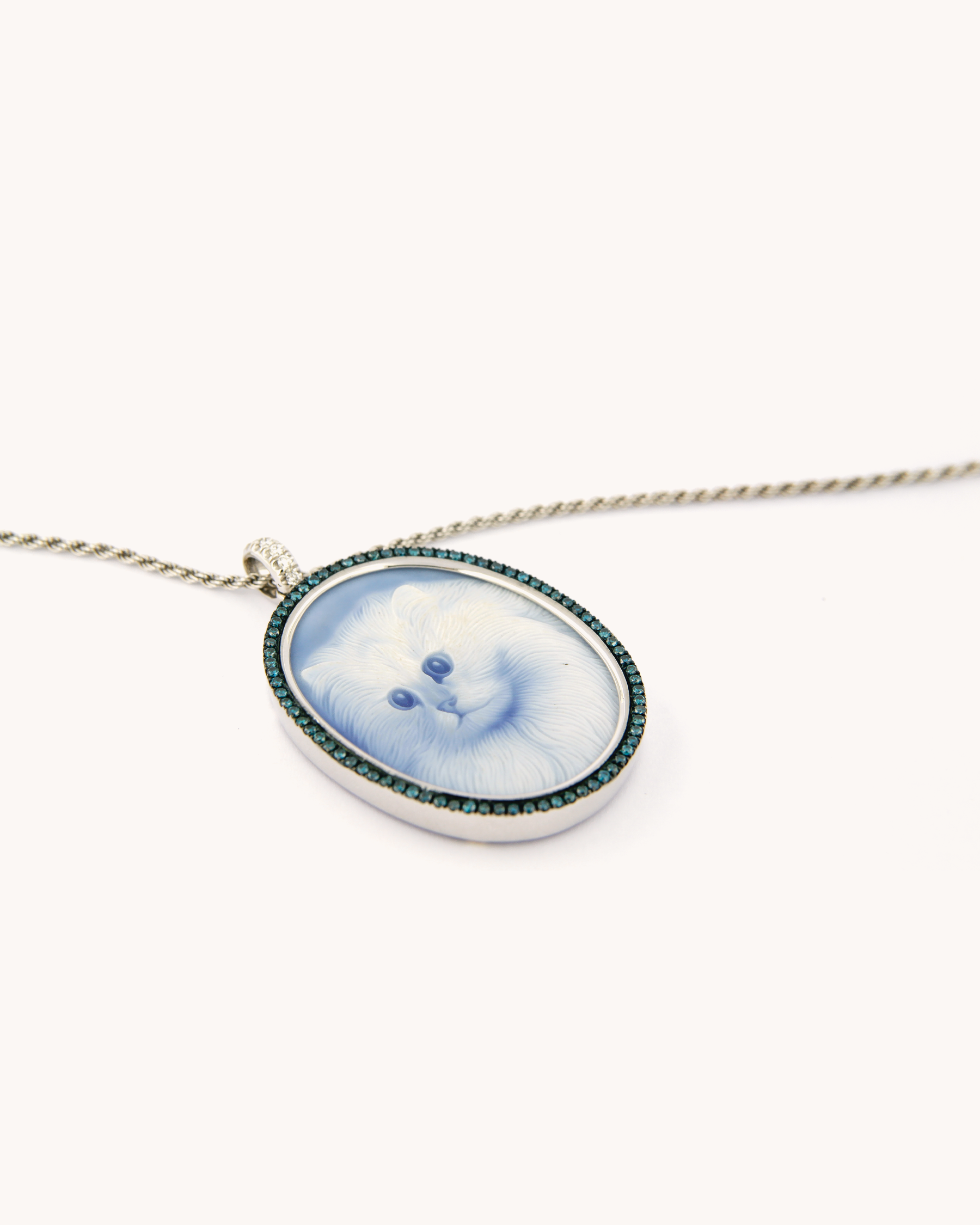 Cat Carving Necklace