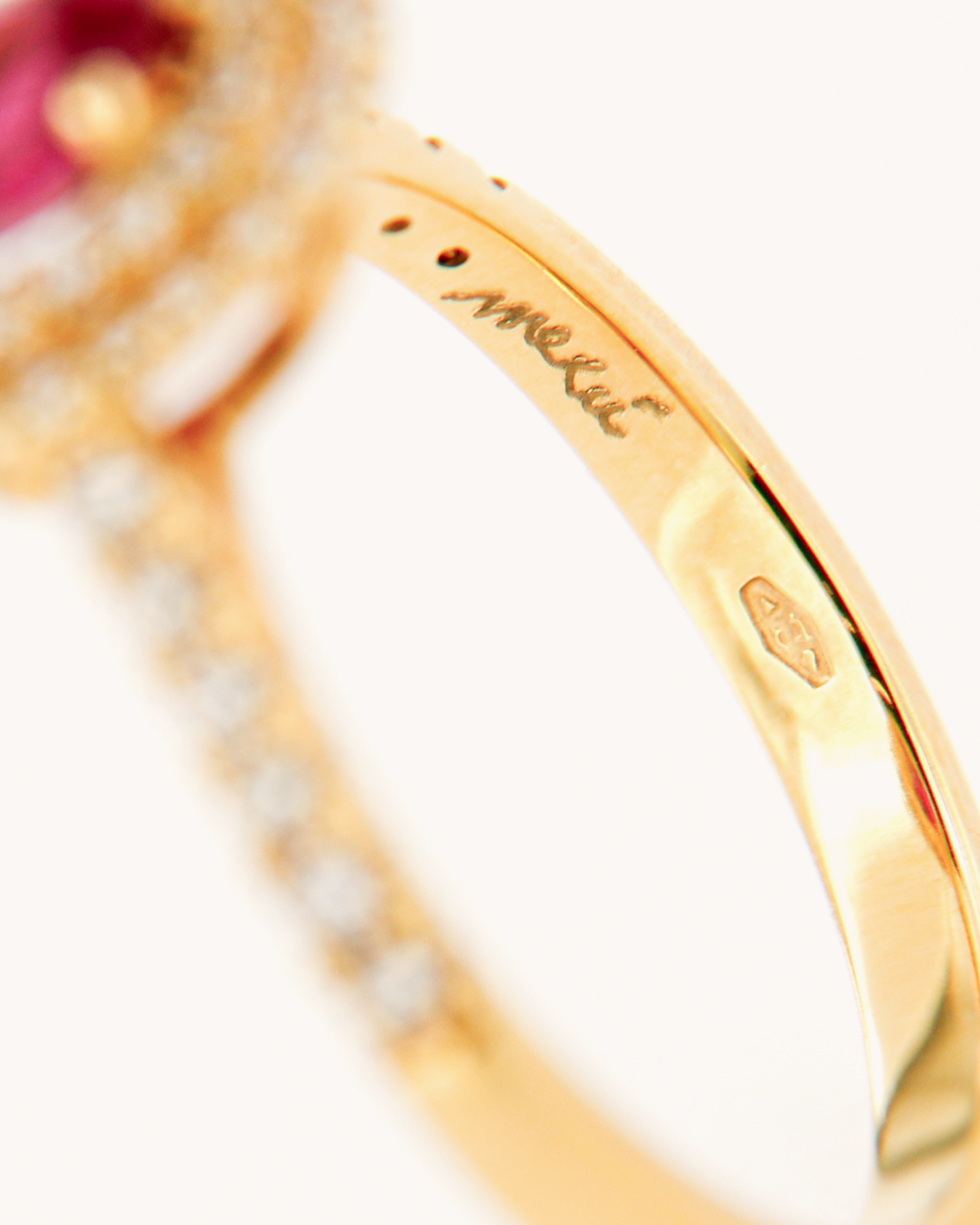 Anello Rubino con Diamanti