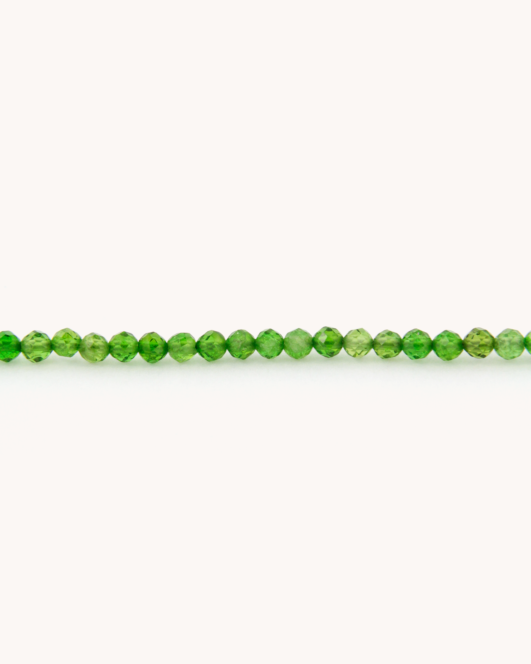 Collana Coloris Coniglio nel Verde Prato