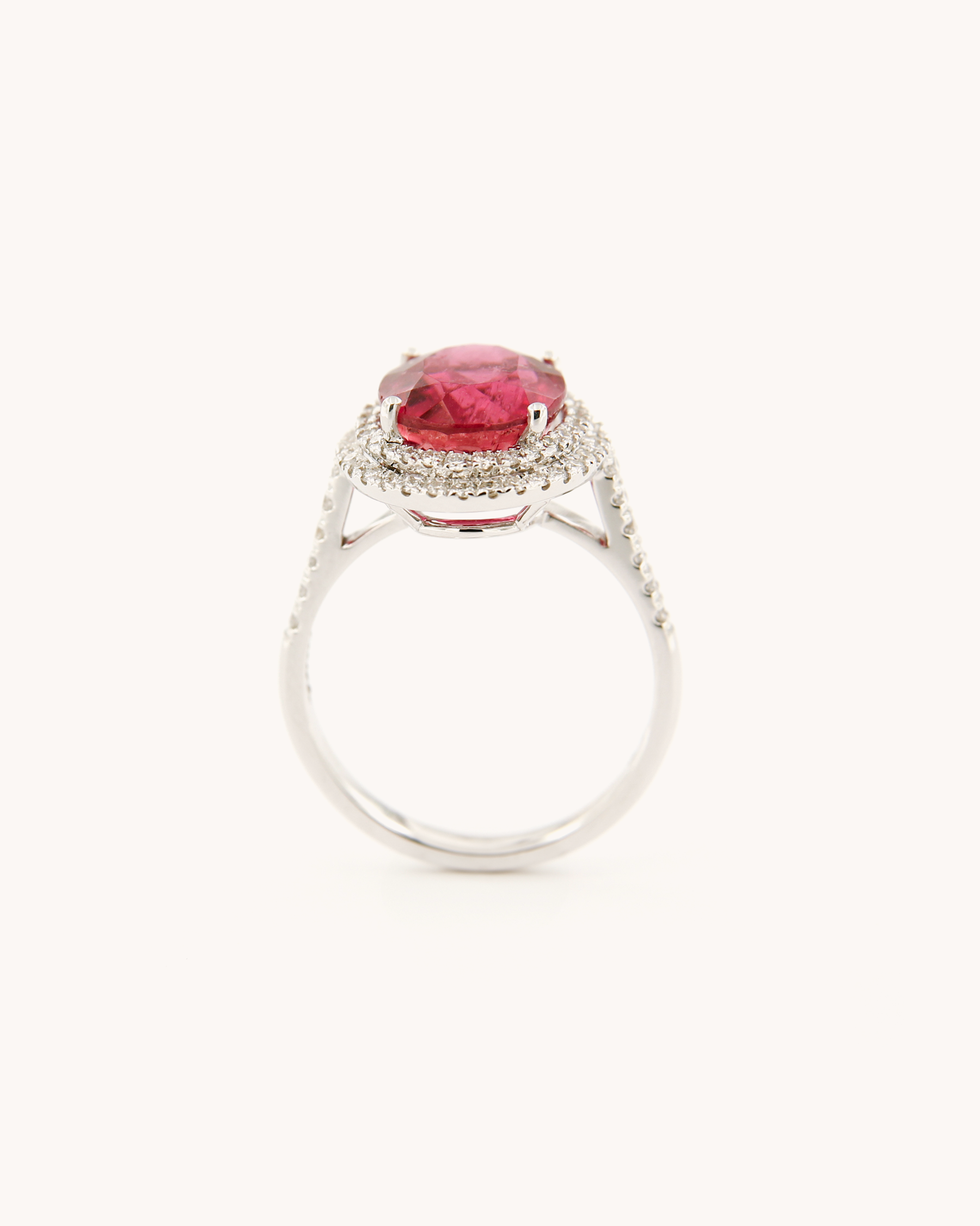 Anello Merù Gioielli in oro bianco 18K con rubellite ovale circondata da doppia corona di diamanti