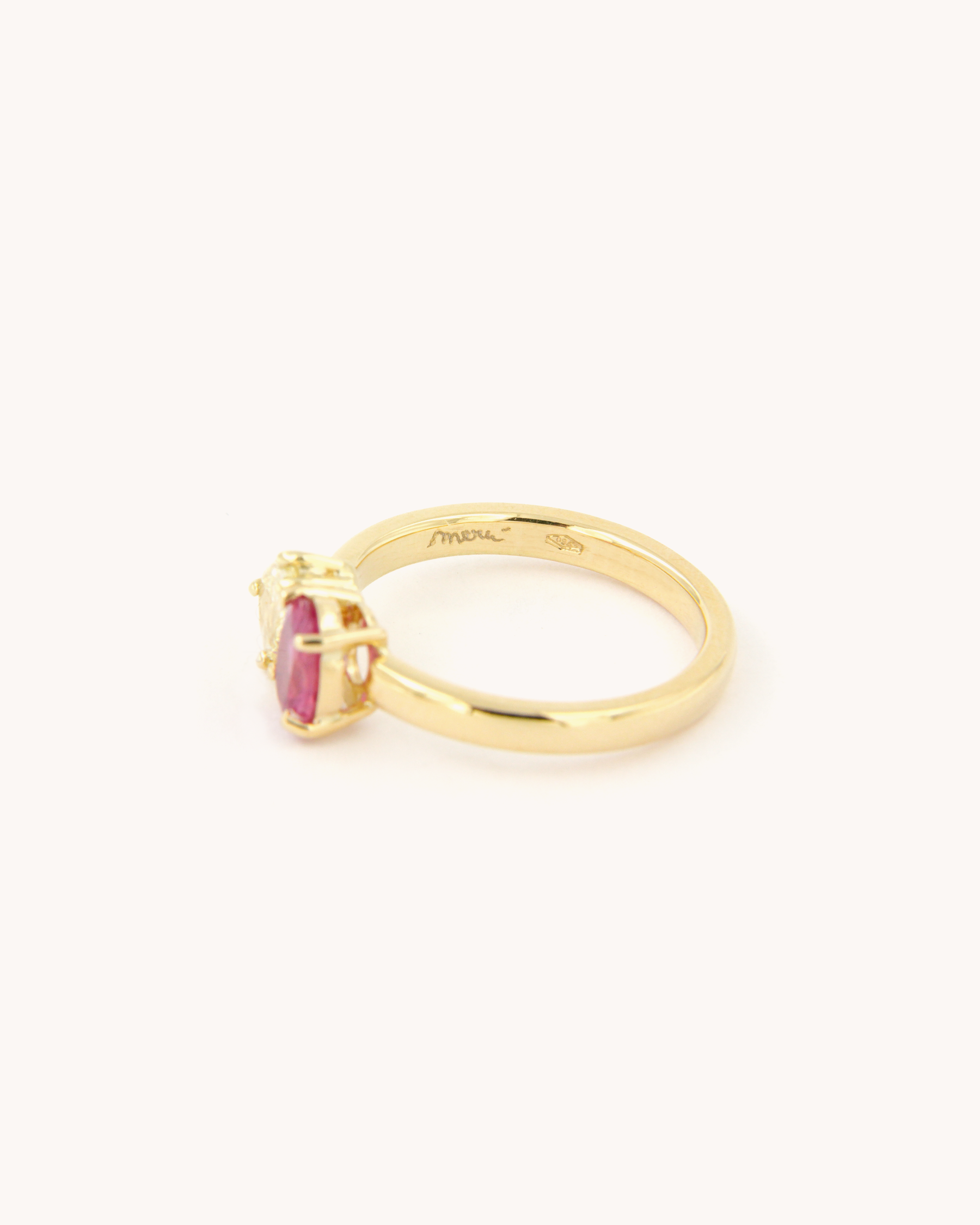Anello Toi et Moi in oro giallo 18k con tormalina rosa bright pink e diamante fancy rose cut a goccia