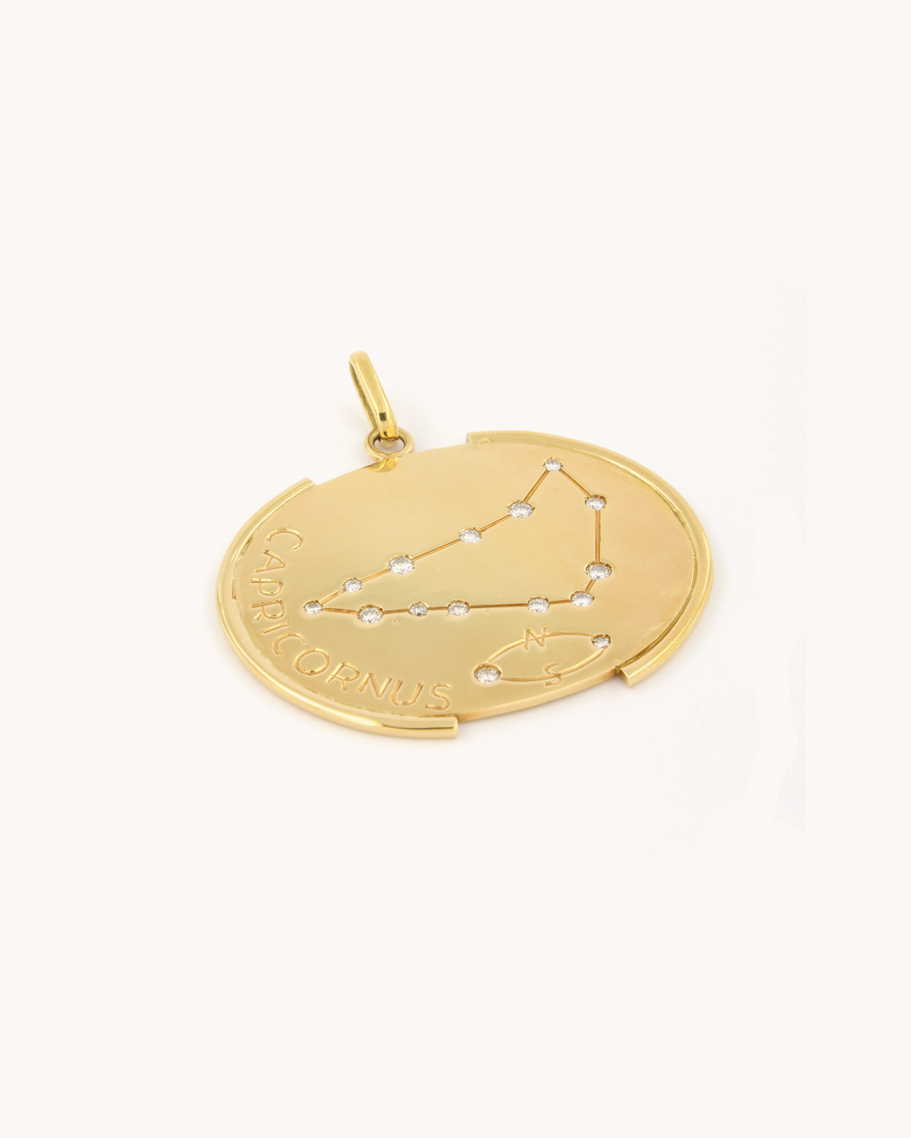 Ciondolo zodiacale Capricorno Maxi in oro giallo 18K con costellazione e diamanti