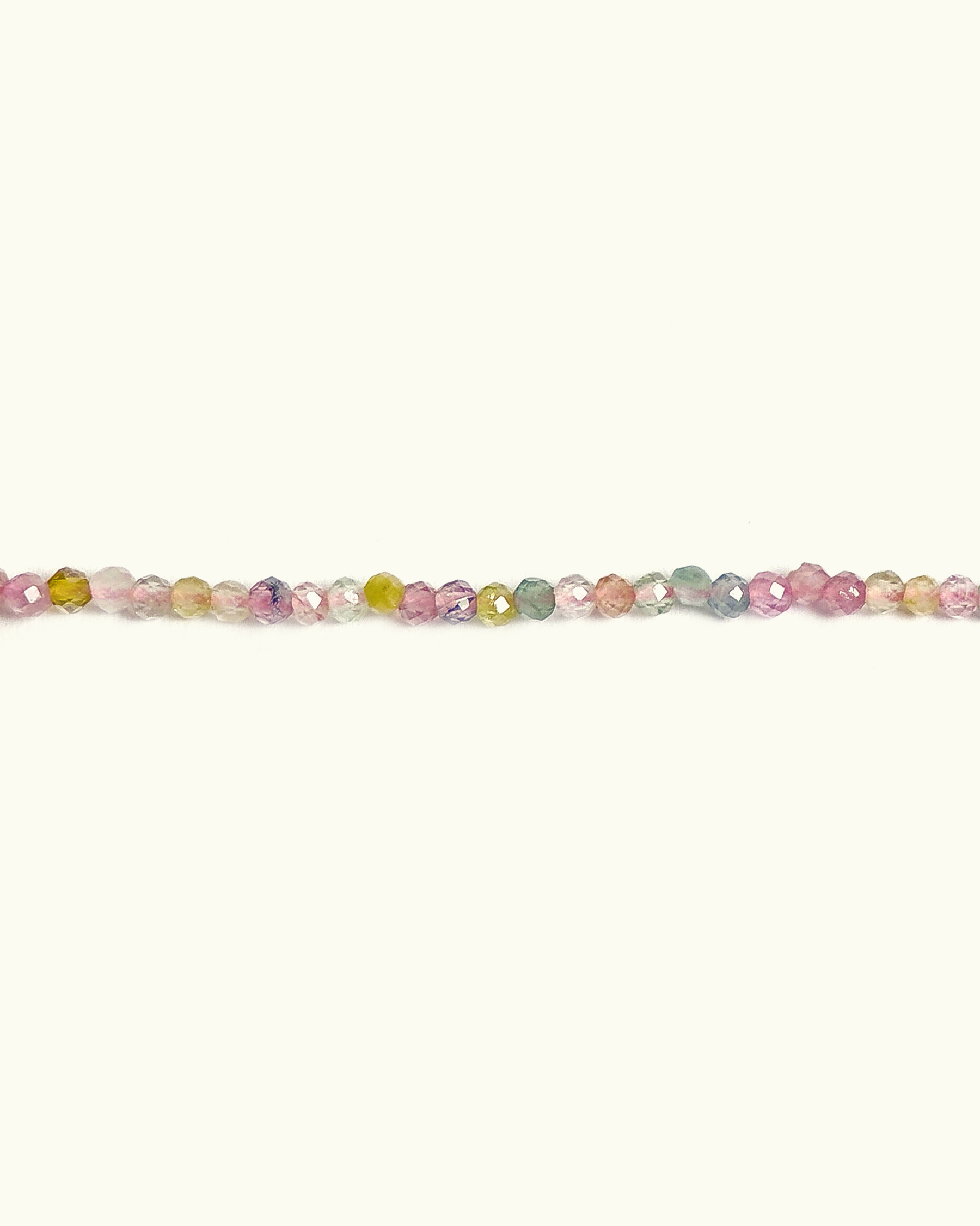 Collana Coloris in tormalina mista con piastra in oro giallo 18K e piazzetta di Porto Rafael dipinta a mano in smalto a fuoco