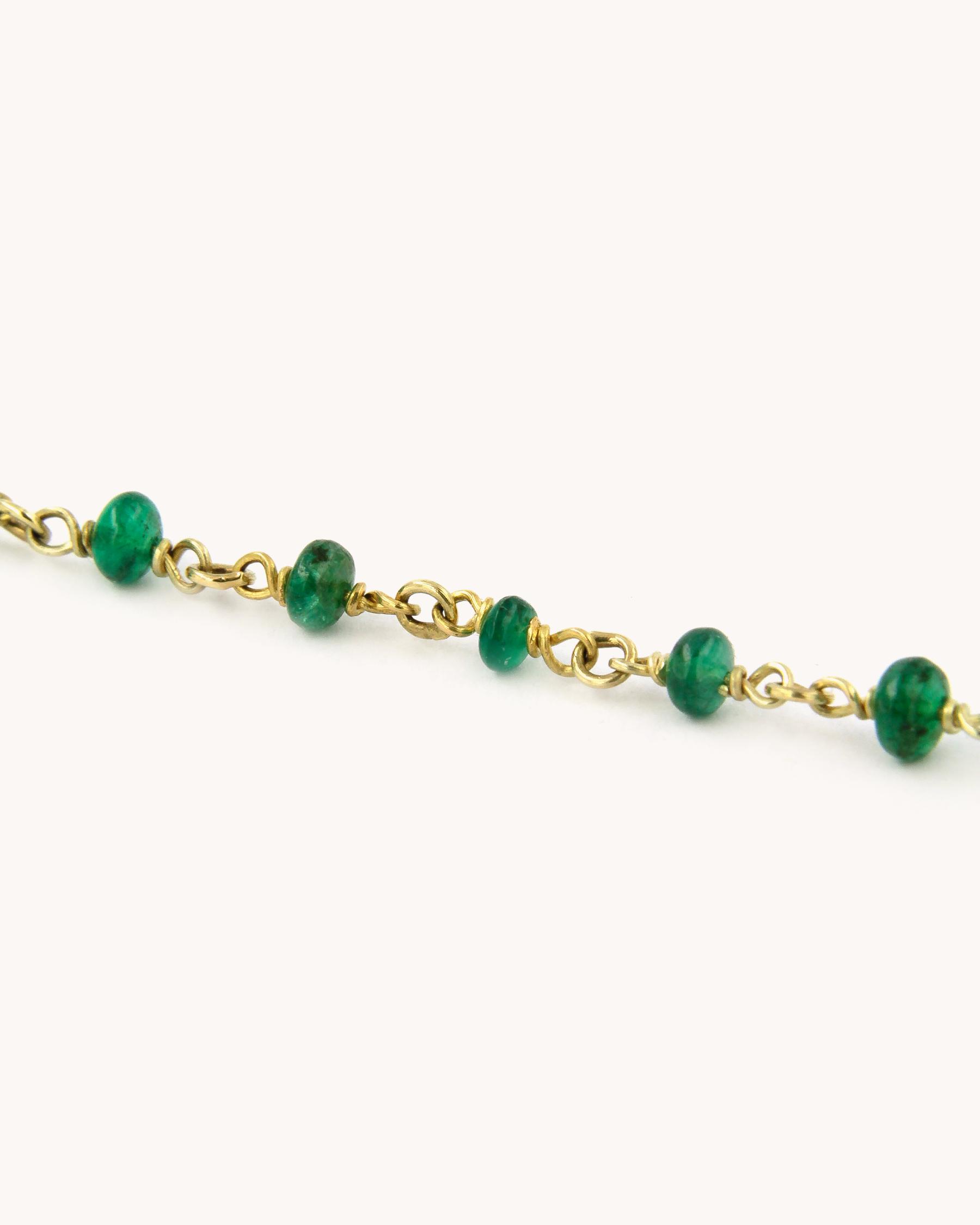 Collana Angelo in oro giallo 18K con radici di smeraldo, pendente con angelo dipinto a mano in smalto a fuoco e rubino a forma di cuore