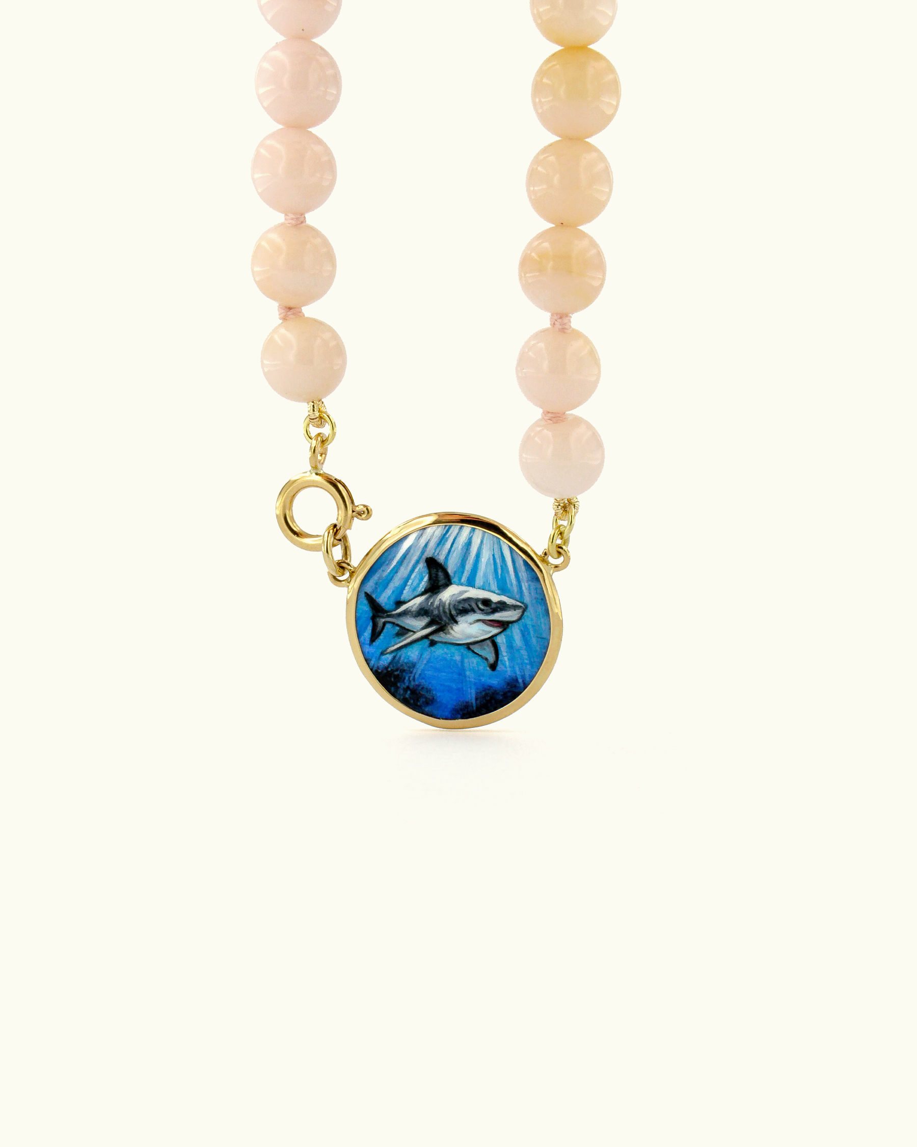 Shark Coloris Necklace with Pink Foam