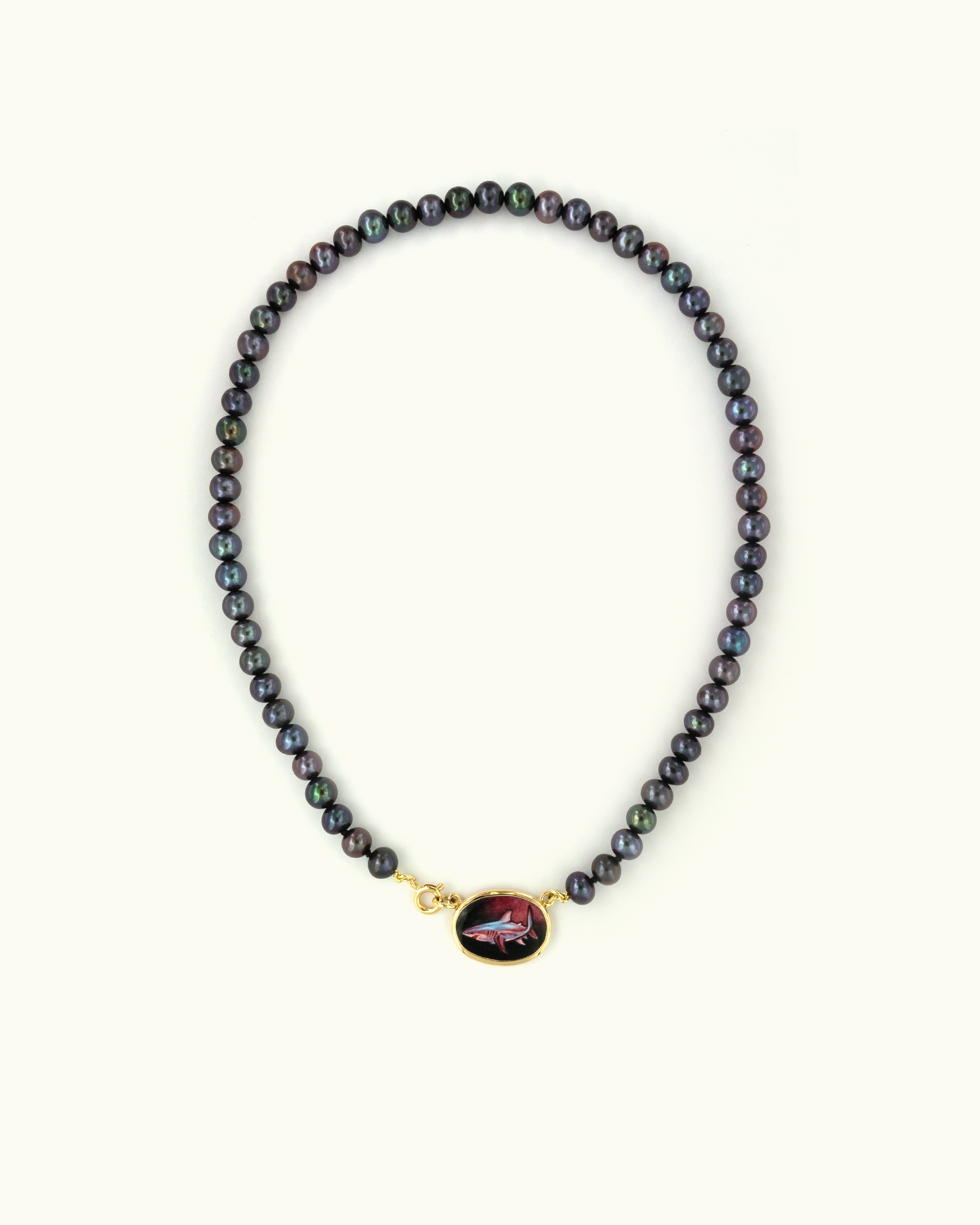 Shark Bright Pink Coloris Necklace with Black Pearls