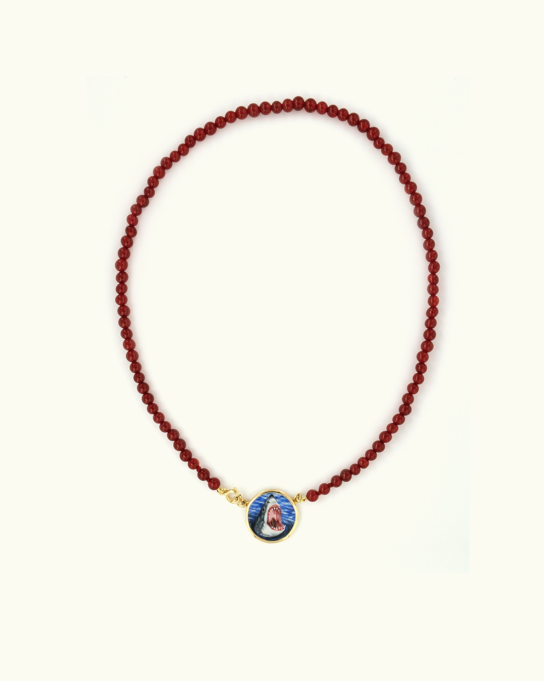Collana Coloris Shark Jaw nel Rosso Cremisi