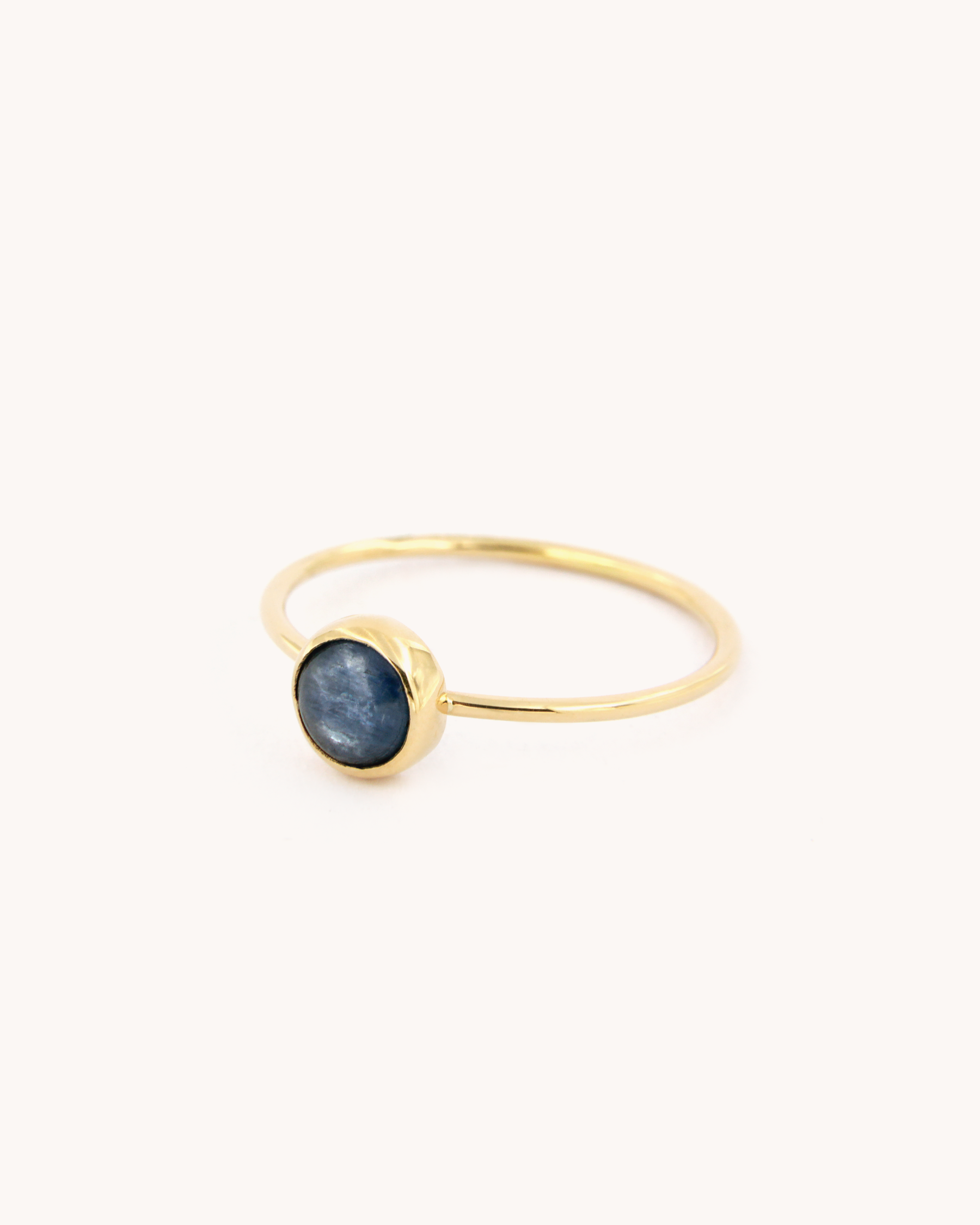 Anello a Filo con Cianite