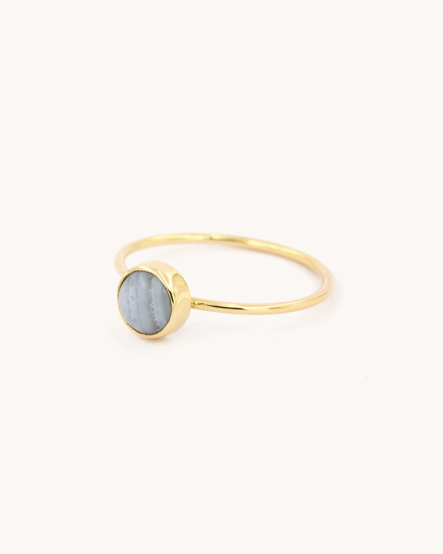 Anello a Filo con Calcedonio