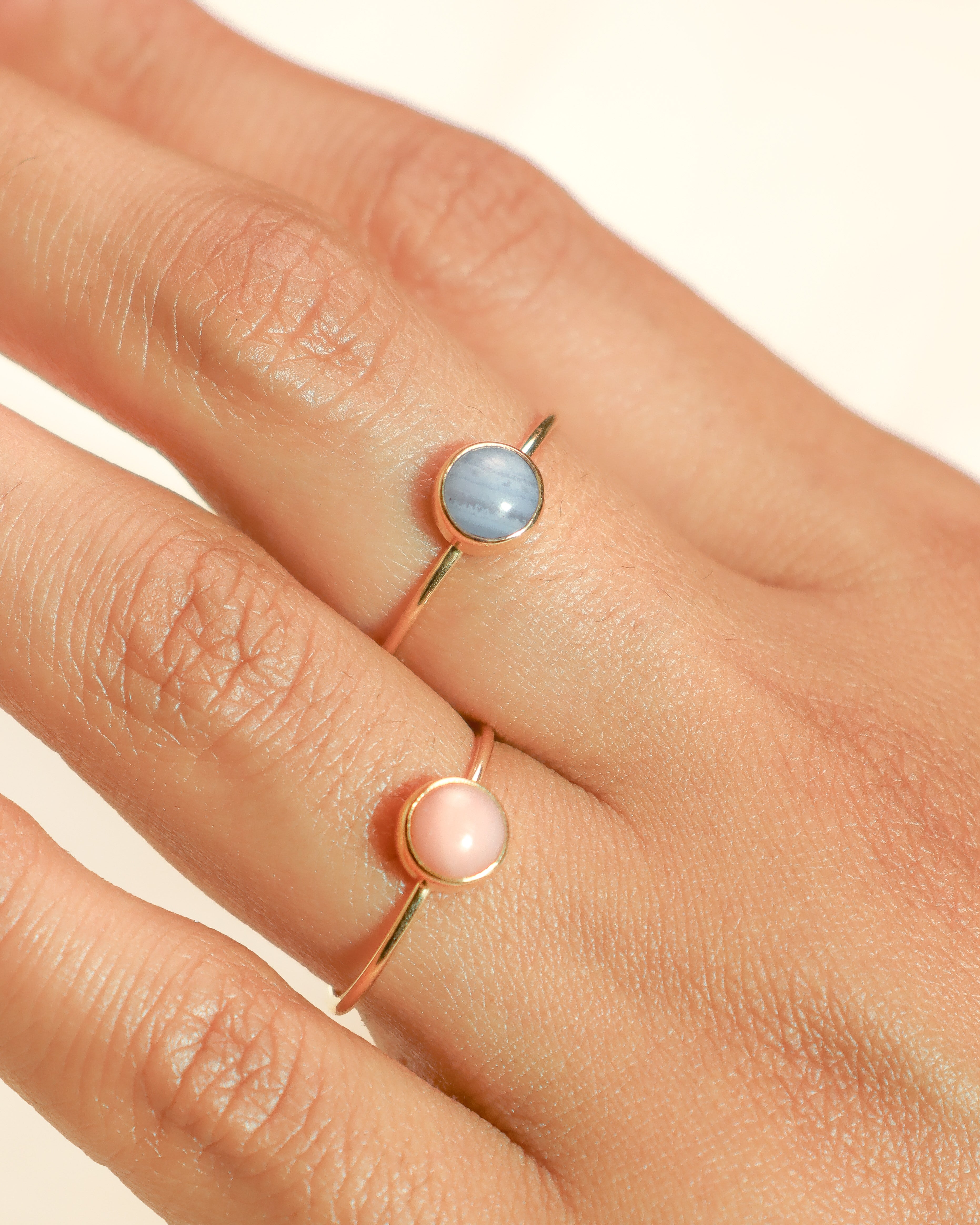 Anello a Filo con Opale Rosa
