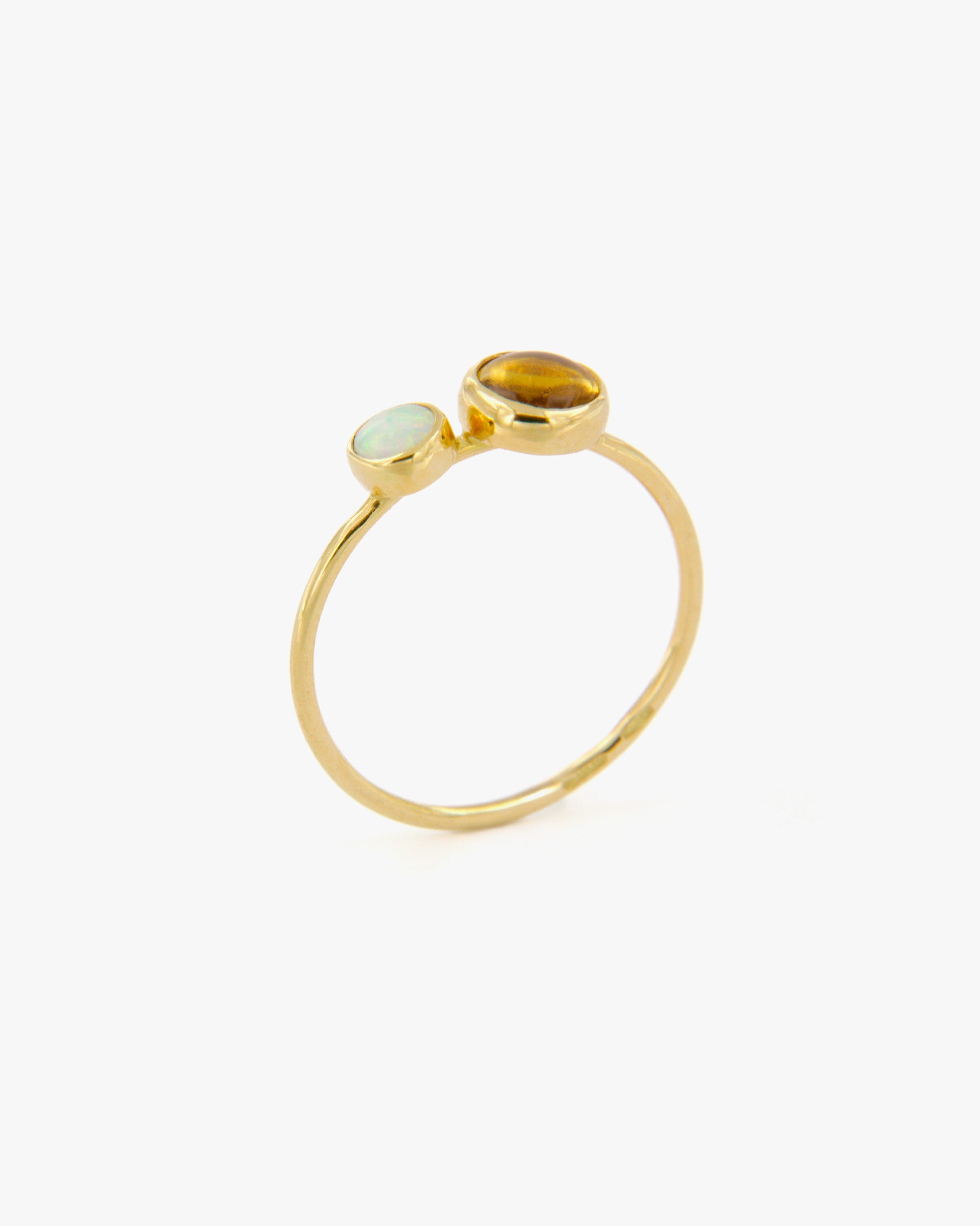 Anello a Filo con Doppia Gemma