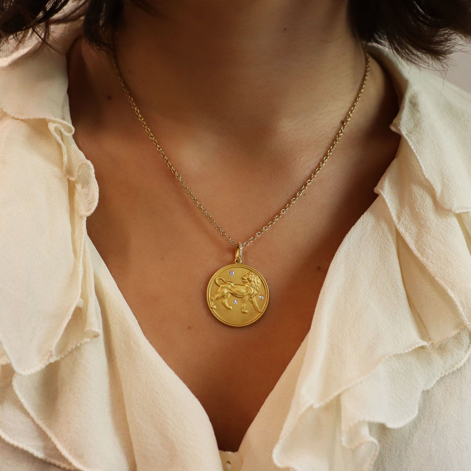 Ciondolo Zodiaco Leone Grande con Diamanti