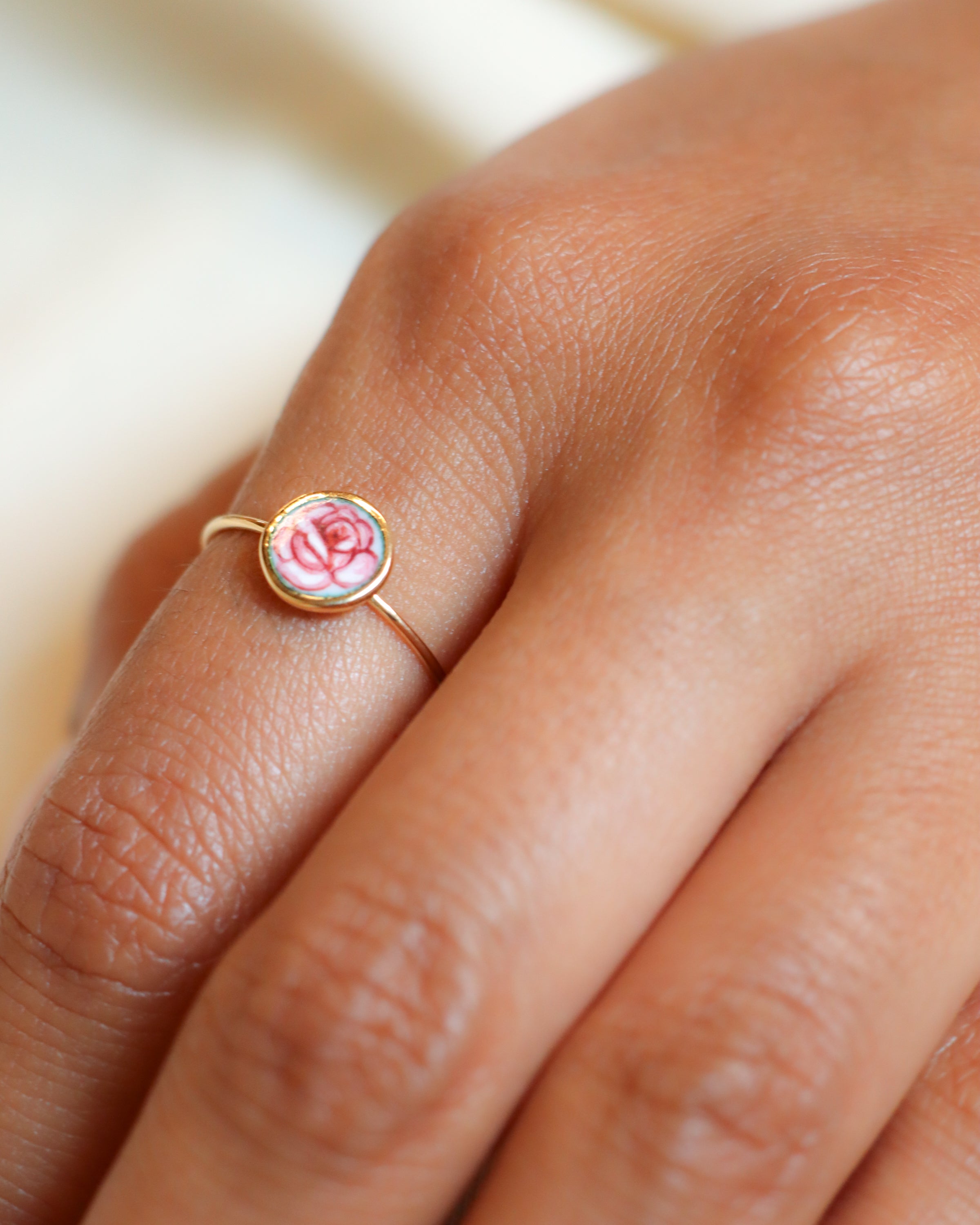Anello a Filo Rosa