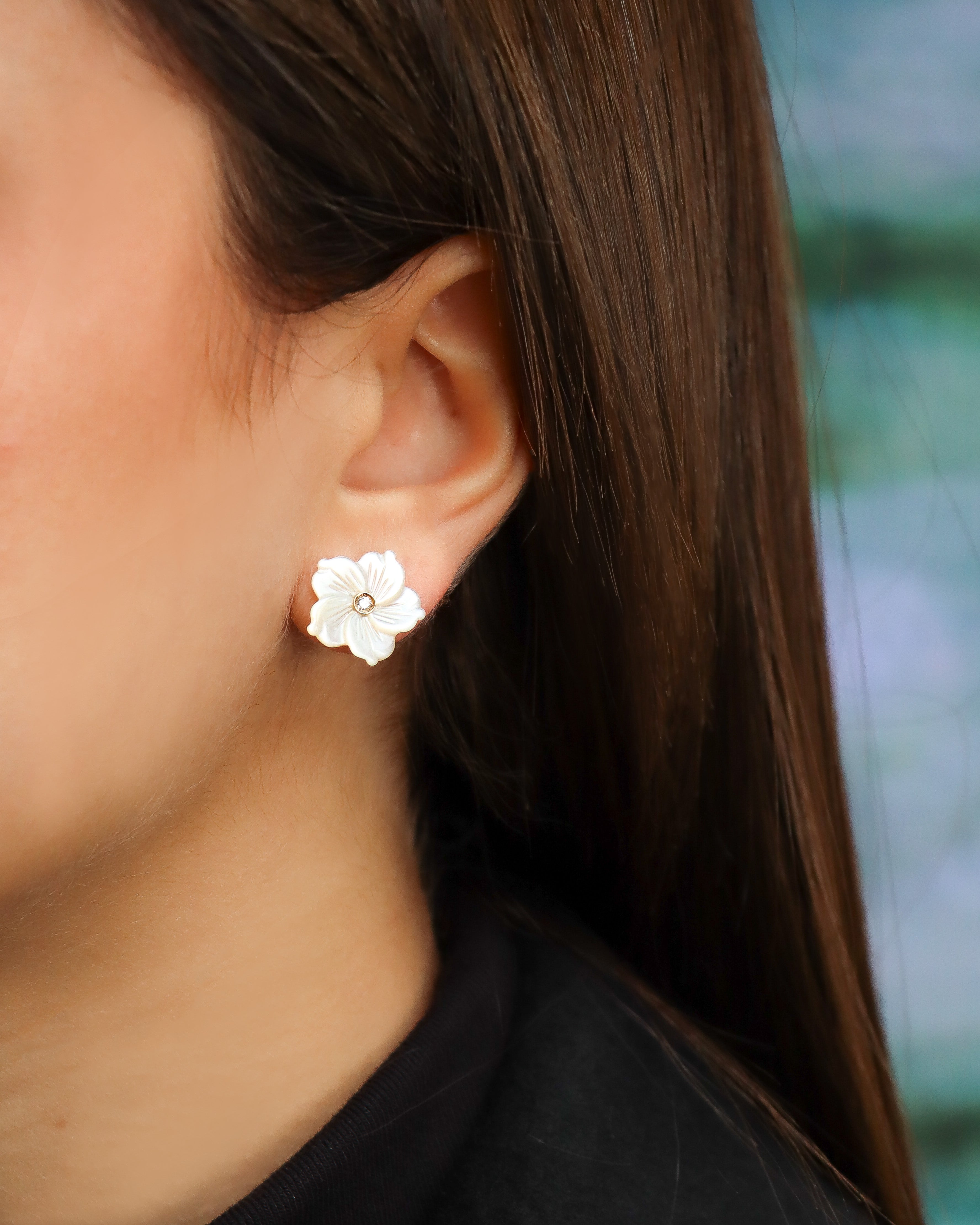 Orecchini a Lobo Fiori di Madreperla