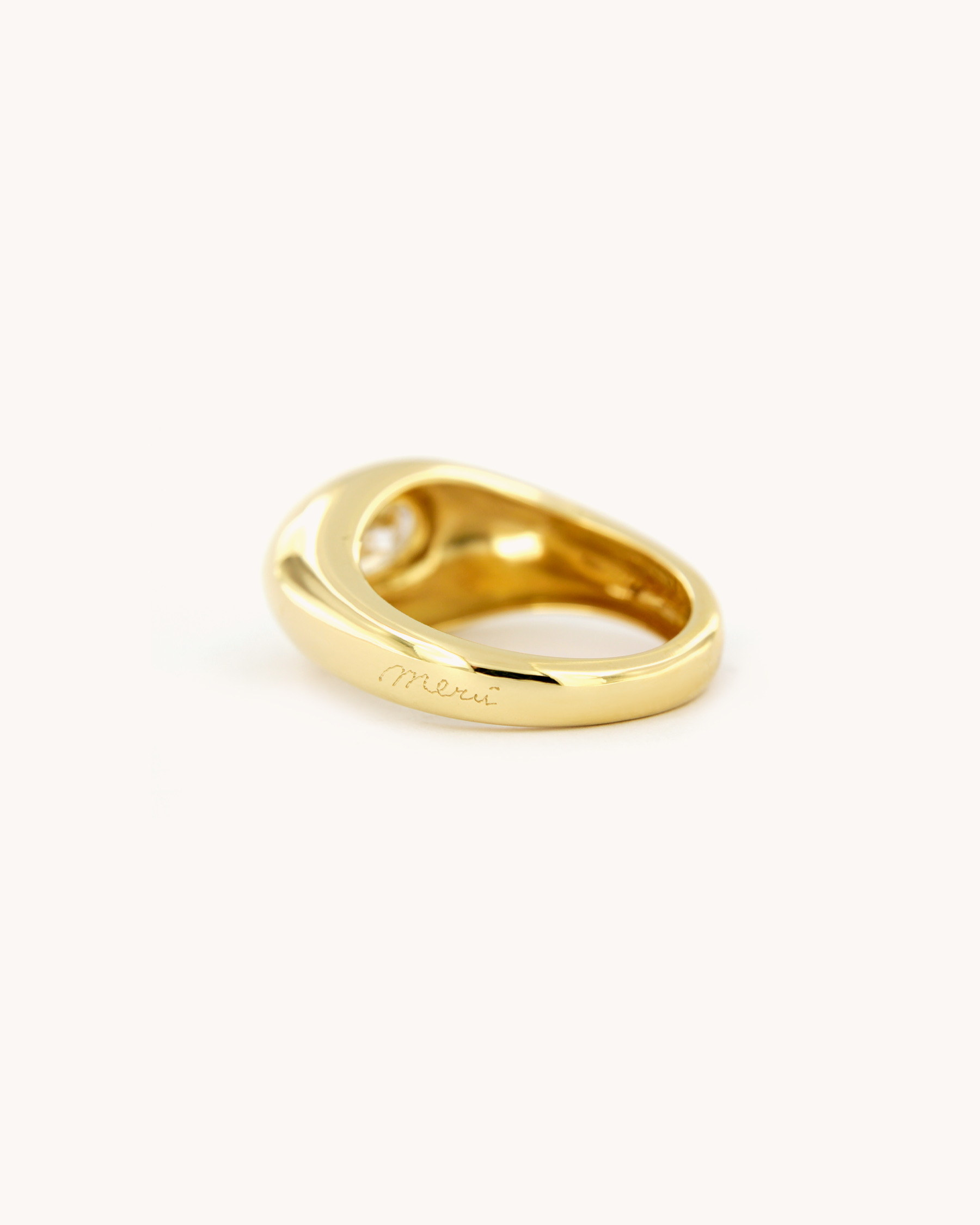 Anello chevalier in oro giallo 18k con diamanti certificati IGI