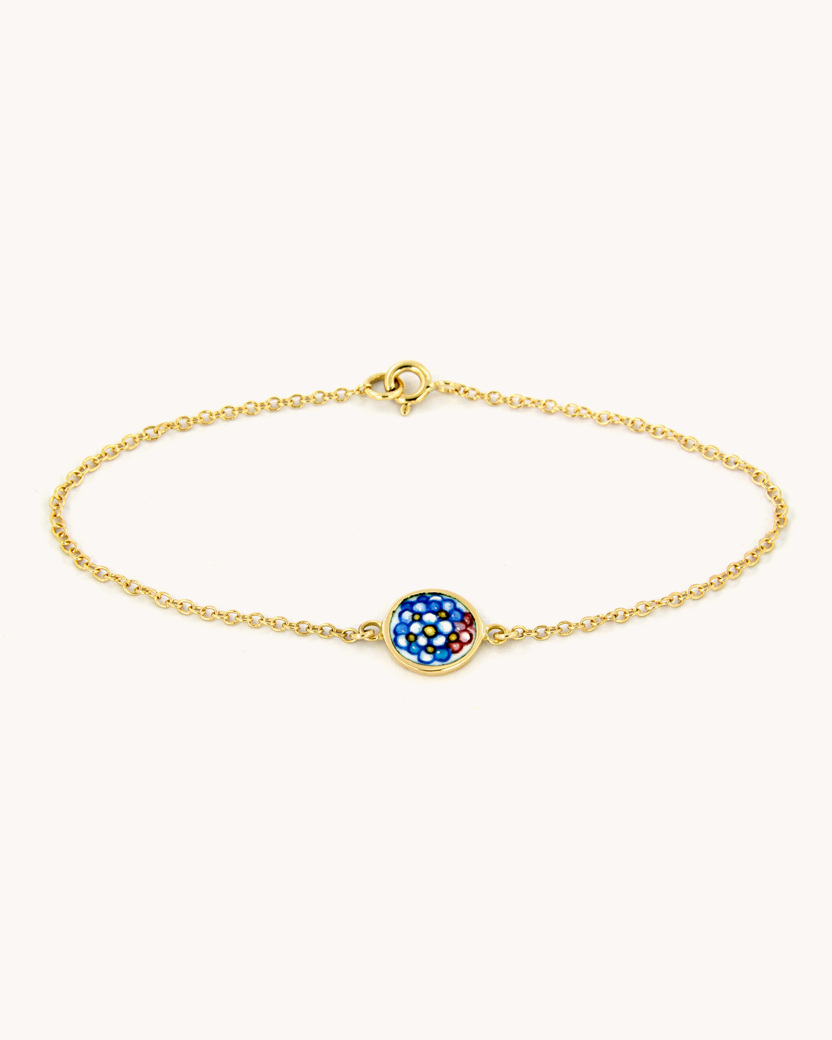 Bracciale in oro giallo 18 carati con fiore Non ti Scordar di Me in smalto a fuoco dipinto a mano