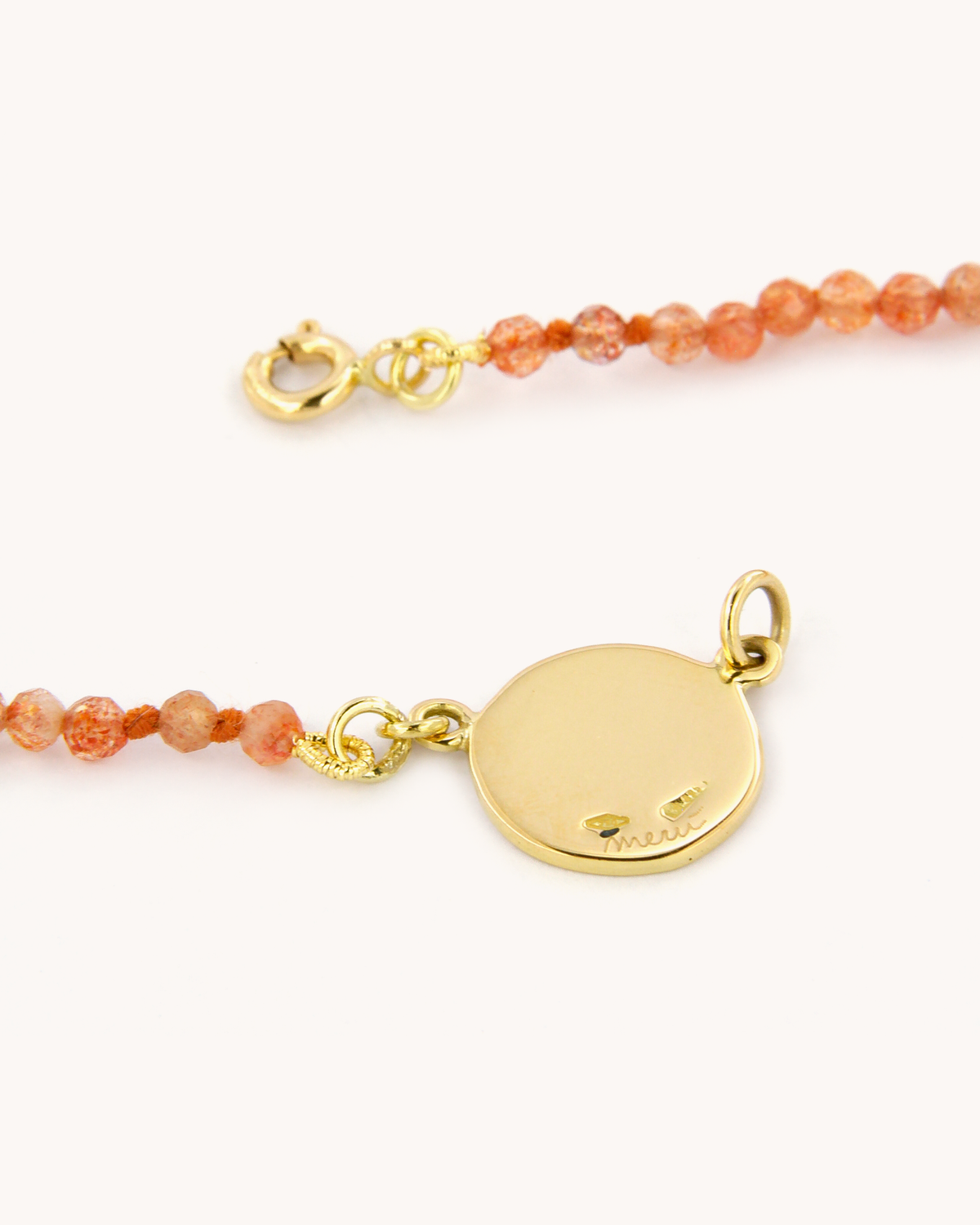 Collana Coloris Angelo nel Sole Dorato con perline di sunstone e angelo dipinto a mano in smalto a fuoco su oro giallo 18 carati