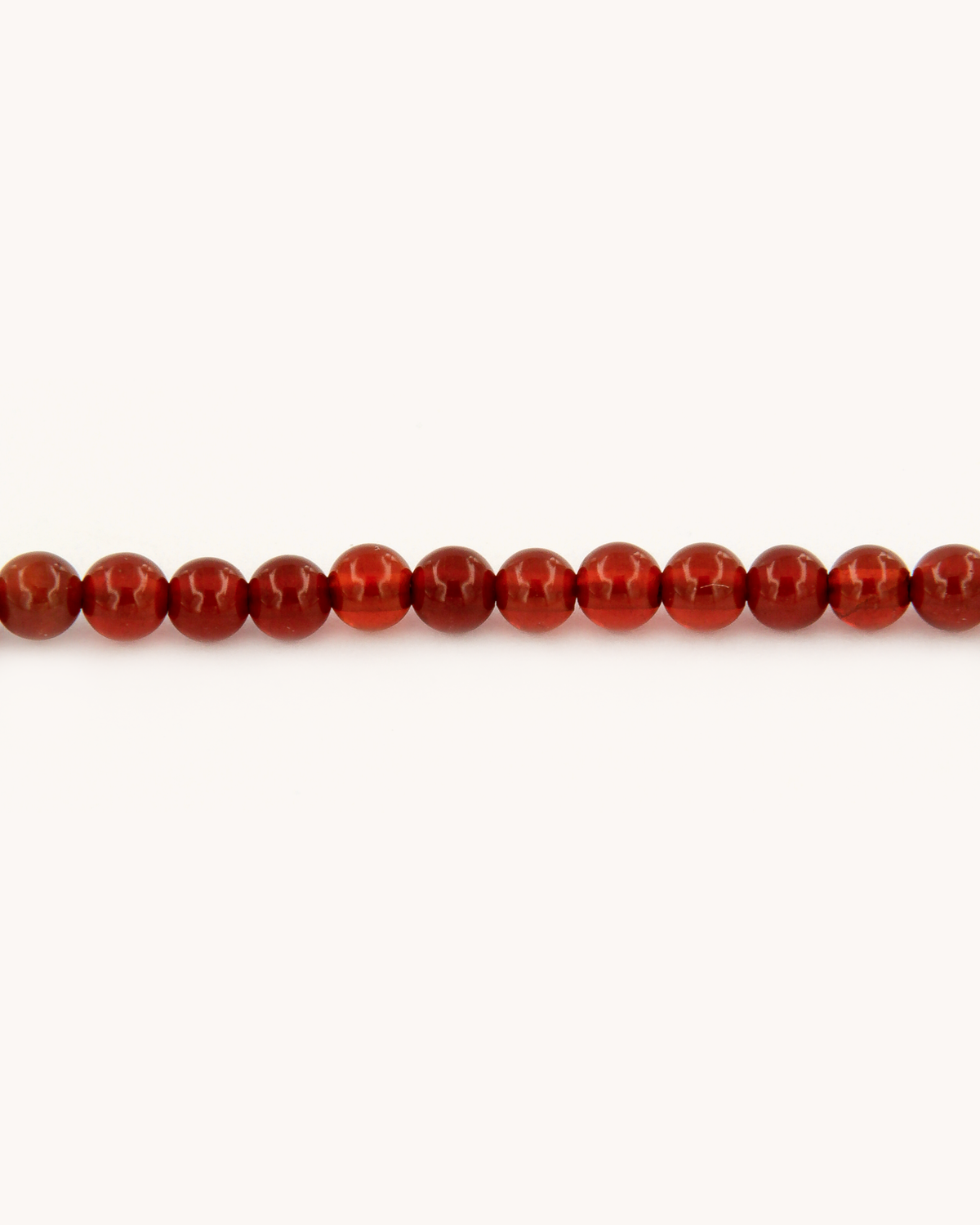 Collana Coloris Luna nel Rosso Cremisi con perline di corniola e pendente in lapislazzulo con luna dipinta a mano in smalto a fuoco