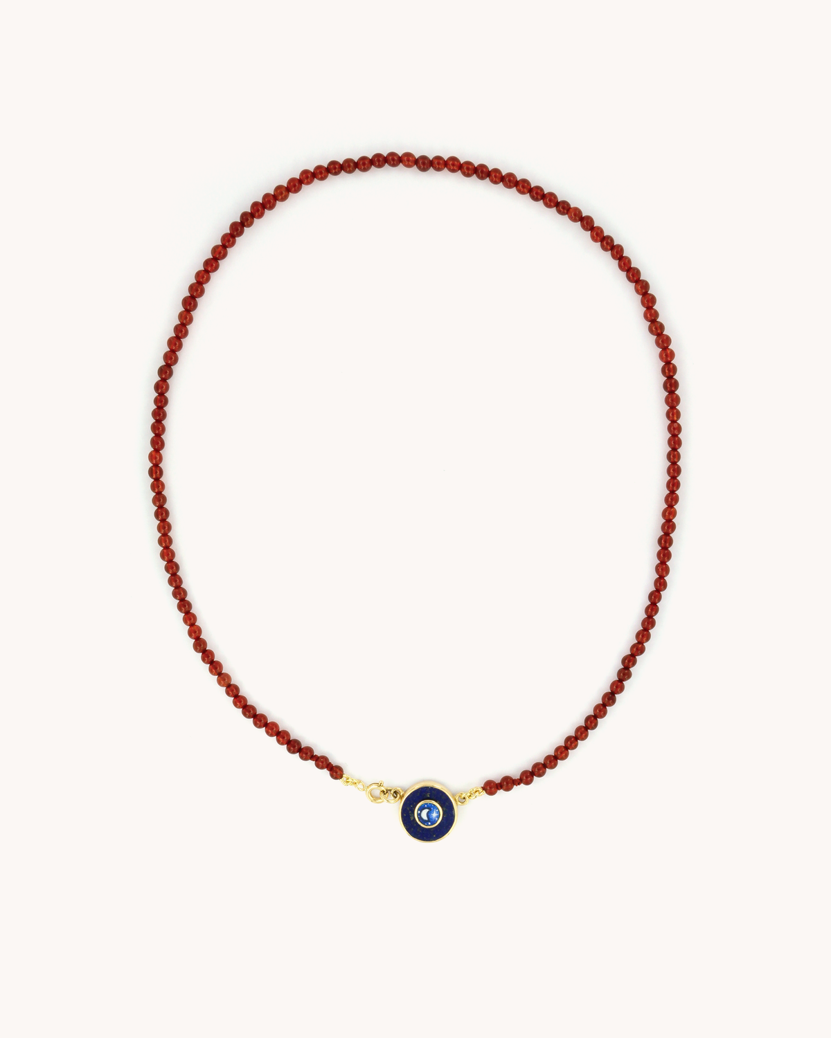 Collana Coloris Luna nel Rosso Cremisi con perline di corniola e pendente in lapislazzulo con luna dipinta a mano in smalto a fuoco