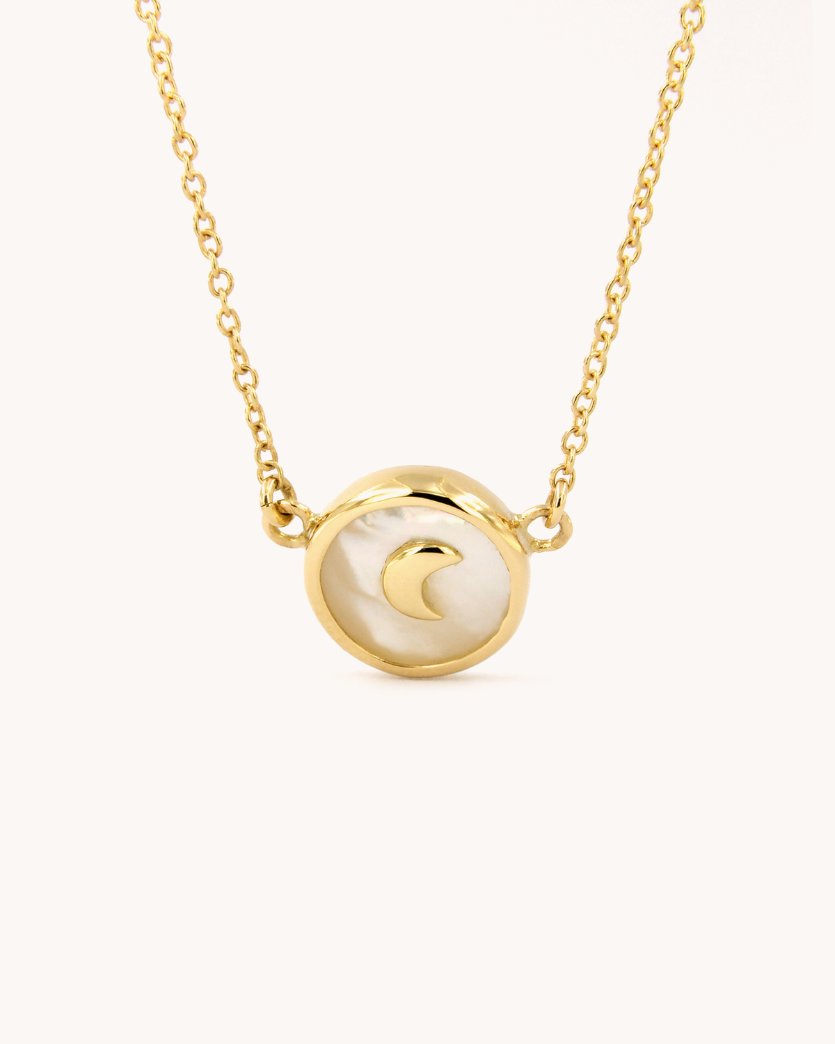 Collana Luna in oro giallo 18kt con ciondolo in madreperla – Merù Gioielli