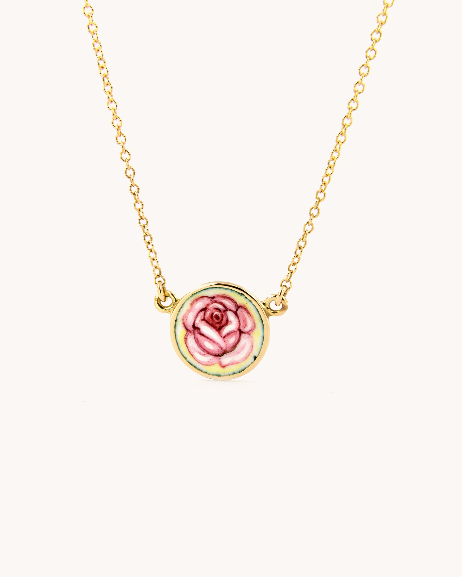 Collana Rosa in oro giallo 18 carati con ciondolo a forma di rosa in smalto a fuoco dipinto a mano