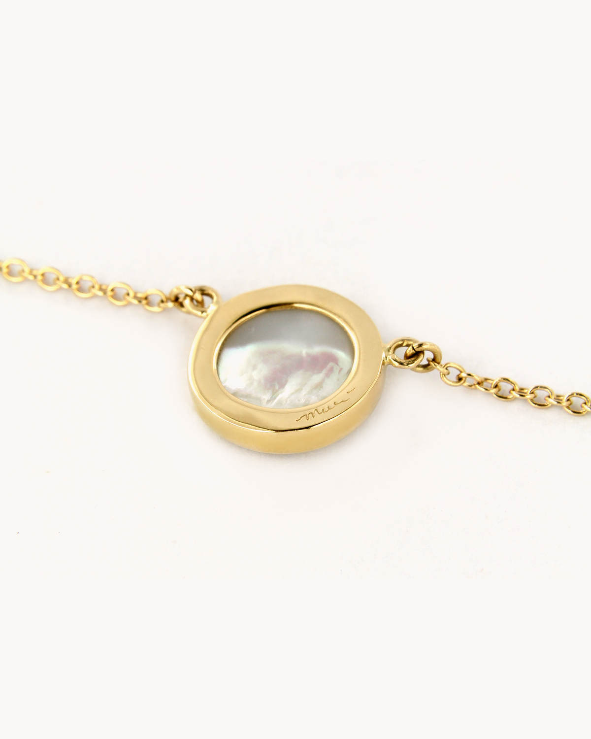 Collana Stella con Diamante in oro giallo 18 carati con pendente in madreperla
